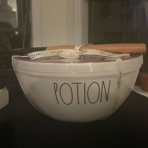 Potion mixing bowl Rae Dunn